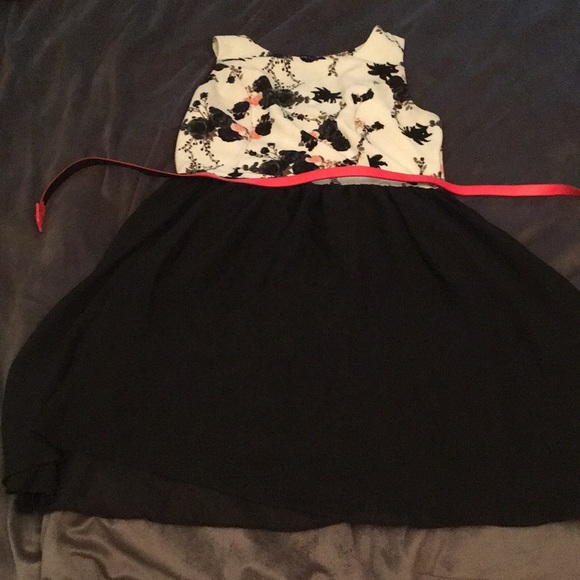 Summer dress! - Picture 1 of 3